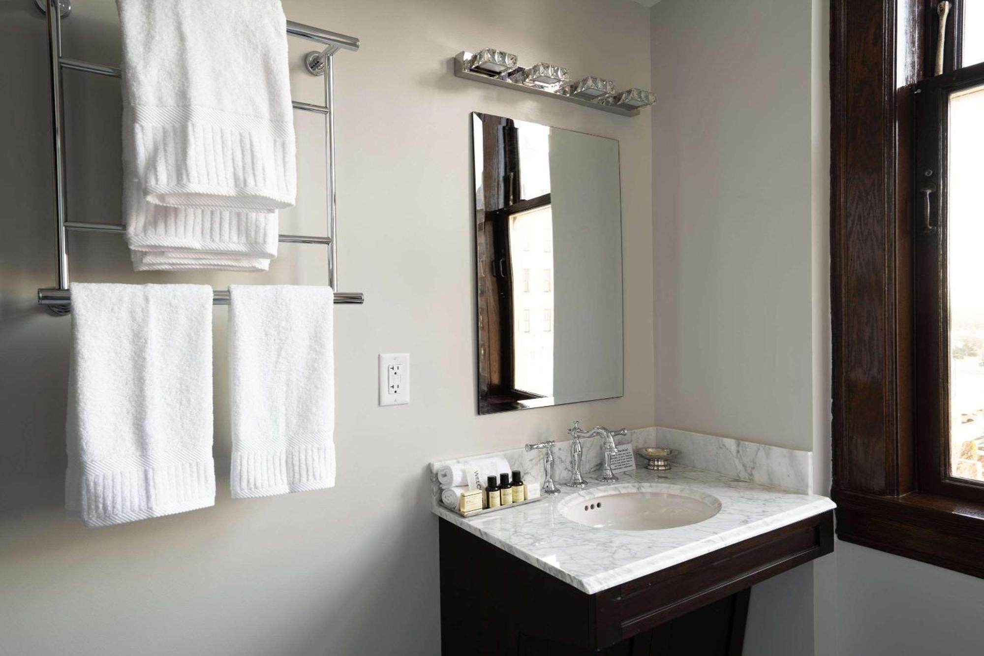 The Esquire Hotel Downtown Gastonia, Ascend Hotel Collection Eksteriør bilde